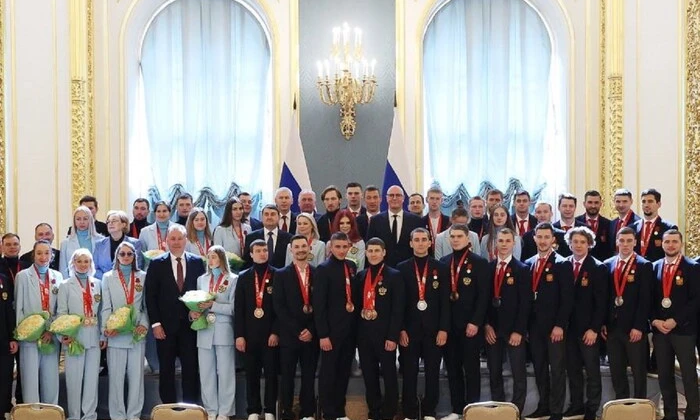 Спортсмен Садреев на церемонии награждения