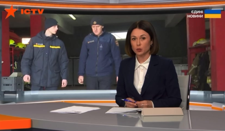 Батько та син Микитюки ліквідують наслідки обстрілів