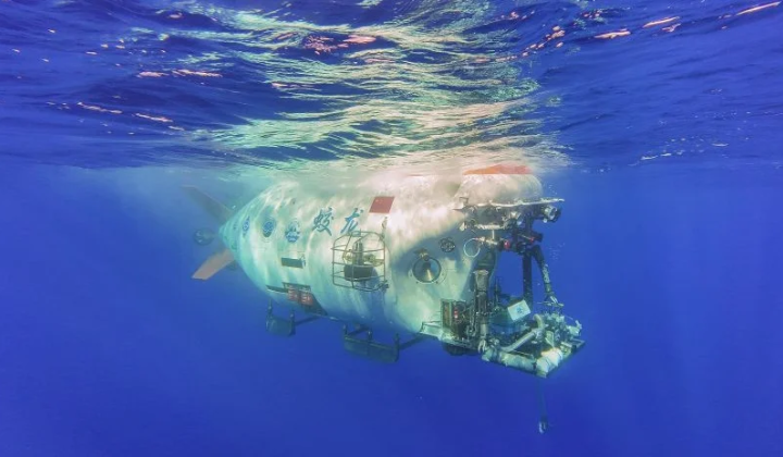Китайський батискаф досліджує морське дно