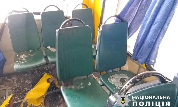 Дрон попал в маршрутку в Херсоне