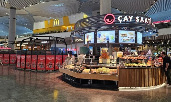 Дороге пиво в аеропорту Стамбула