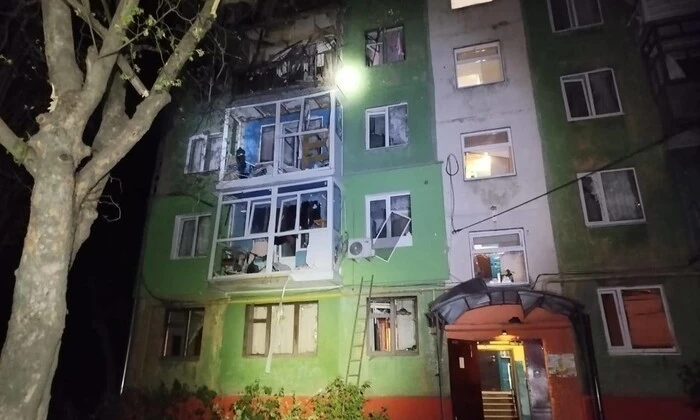 Чоловік і дитина, постраждали від удару РФ в Павлограді
