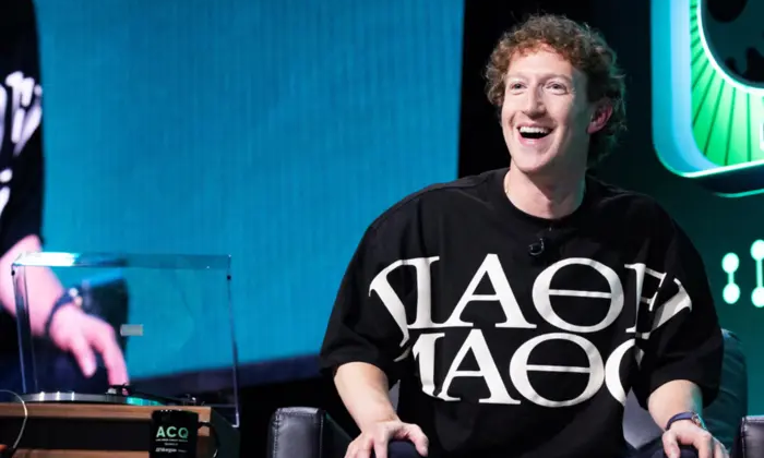 Лого Meta на фоне суперкомпьютера