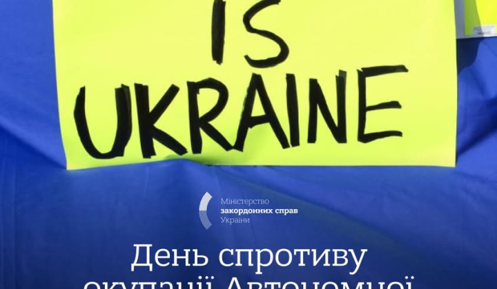 Crimea occupation: soldiers on the streets