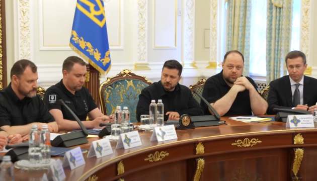 Zelensky on political motives behind missile cuts