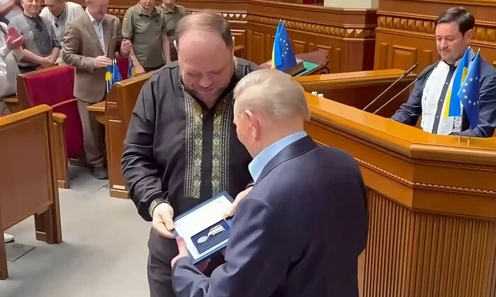 Стефанчук наградил Кучму премией имени Чорновола