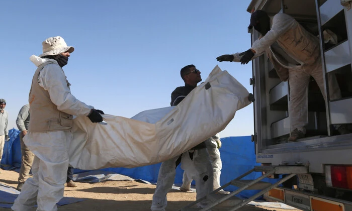 Матері обіймали дітей під час розстрілів