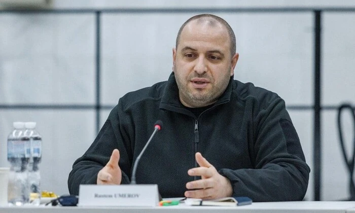 Народный депутат призвал освободить министра обороны Умєрова