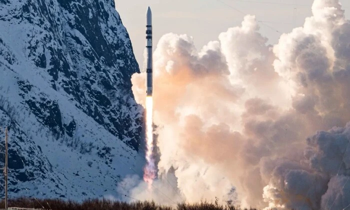 Первая орбитальная ракета взорвалась после старта