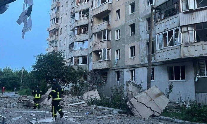 Удар по многоквартирному дому в Луцке