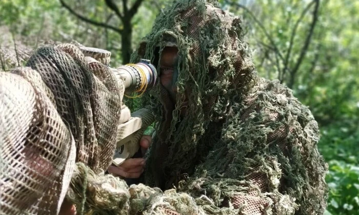 Украинский снайпер показывает высокое мастерство