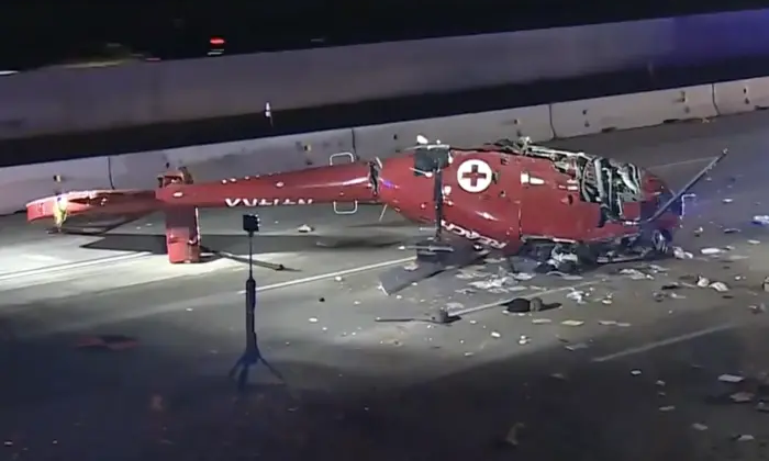 Медицинский вертолет на автобане США