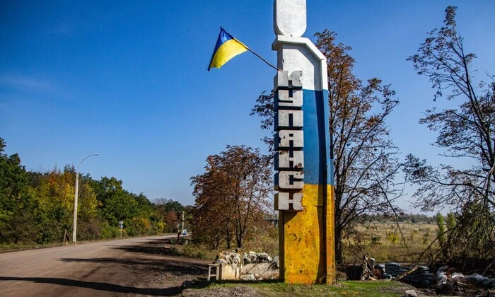 Молоді волонтери евакують жителів Куп'янська