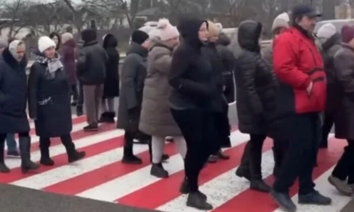 Жителі перекрили рух на трасі