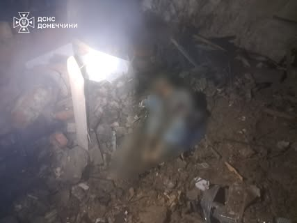 Під завалами будинку загинули люди
