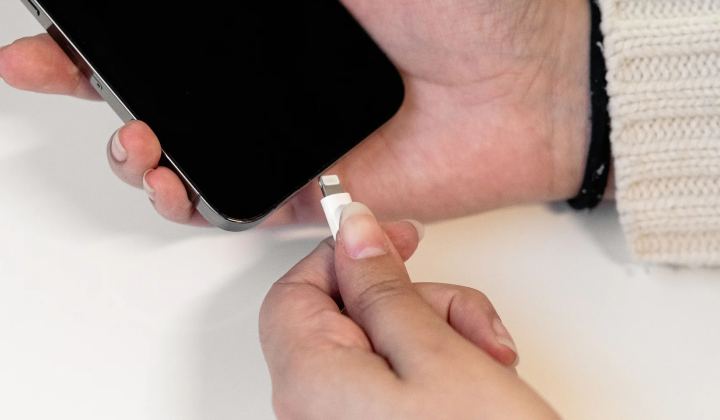 Charging for iPhone 17: key requirements for power adapter