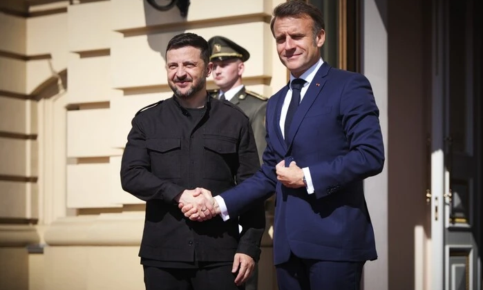 Макрон пояснює, хто моніторить процес