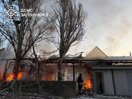 Fire at a kiosk and garages in Zaporizhzhia