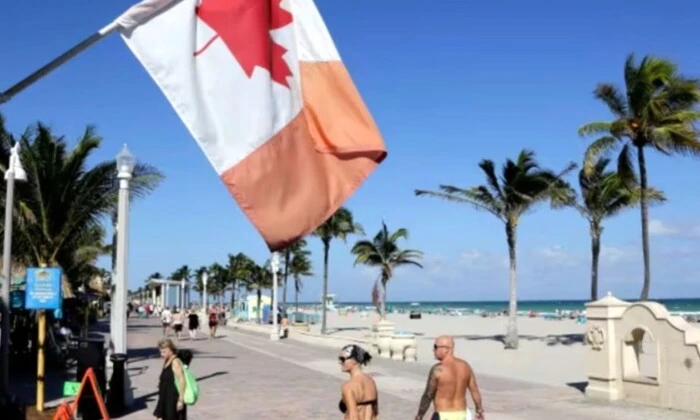 Продають нерухомість в Канаді і тікають із США