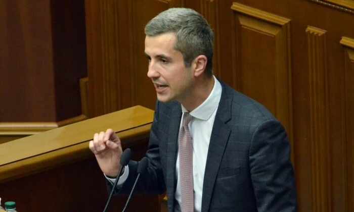 Рада відмінила складання мандату депутата