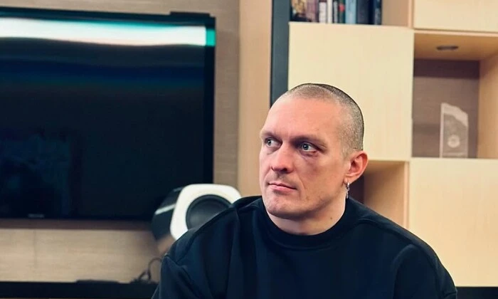 Усик разрушает дом, в котором жили оккупанты