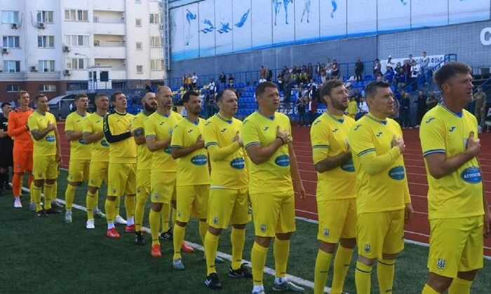 Зірки футболу грають матч із героями фронту