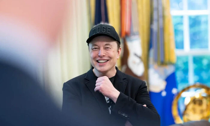 Ельон Маск запускає конкурента Вікіпедії