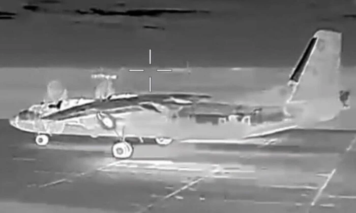 Российский самолет Ан-26 и радиолокационные системы
