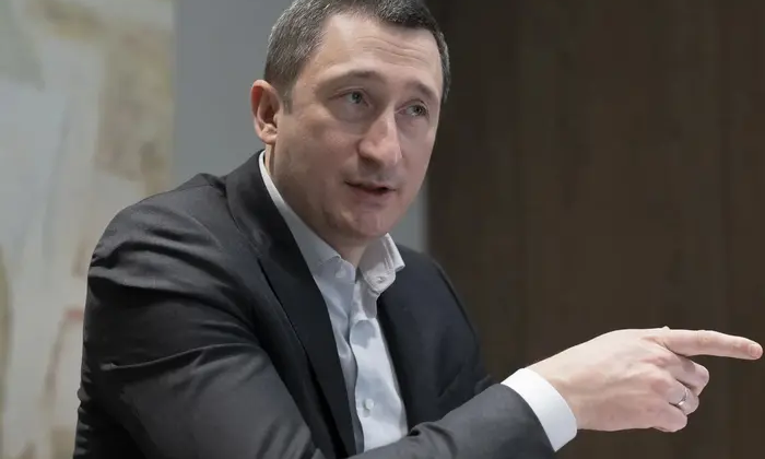 Чернишов і елітне будівництво в Козині