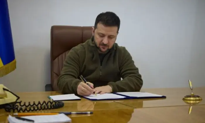 Зеленський підписав продовження воєнного стану