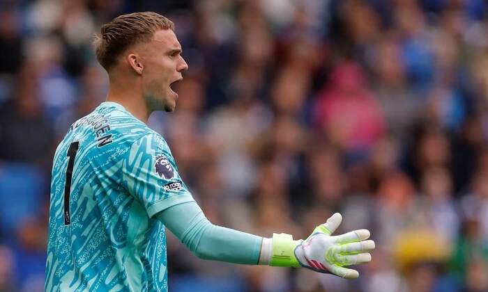 PSG looking for goalkeeper: Bart Verbruggen from Brighton
