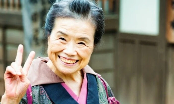 Grandmother rental services in Japan