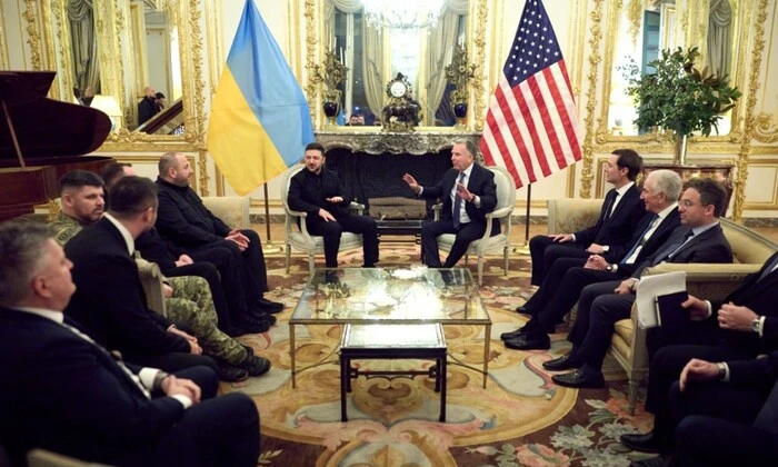 Зеленський у Парижі обговорює безпеку