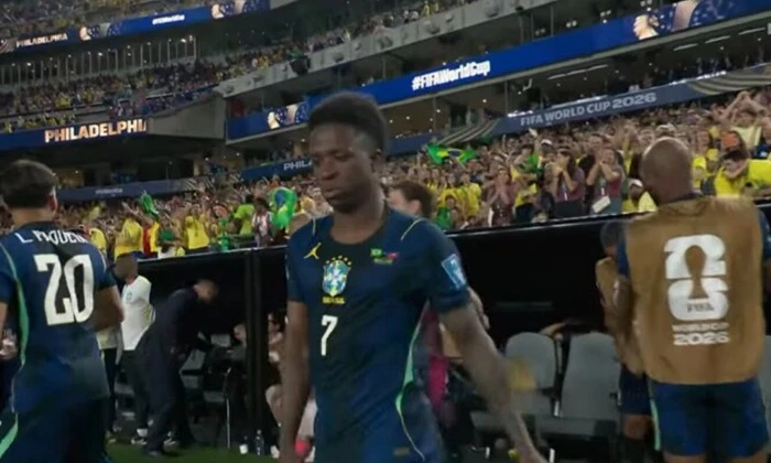 Photo of Vinicius Junior and Ronaldinho at World Championships