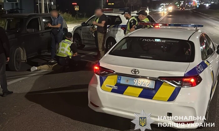 Двоє військових отримують хабар в Львові