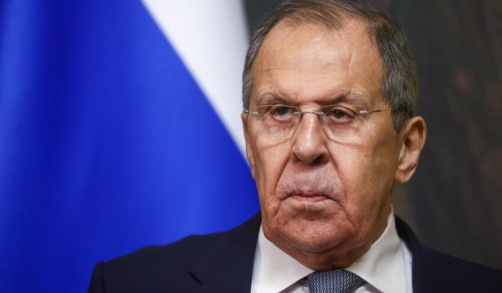 Лавров виступає на прес-конференції