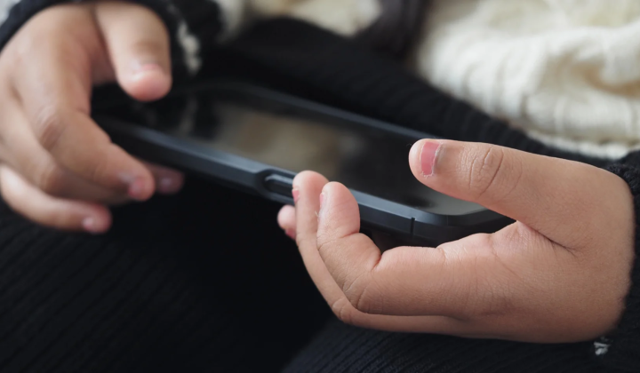 Researchers studying children's screen time