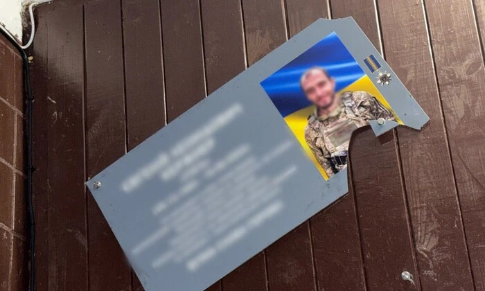Drunk man damages memorial plaque