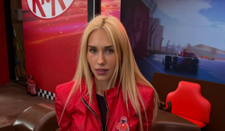 Даша Квіткова виміряла вагу на веб-камеру