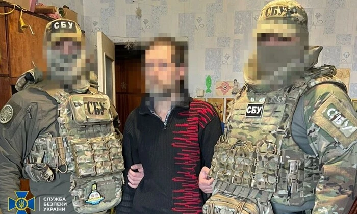 Агент ФСБ, disguised как пожилой человек