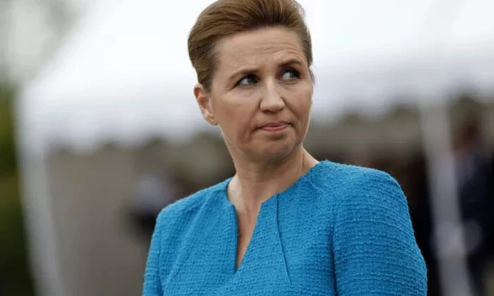 Флаг Дании и карта Гренландии