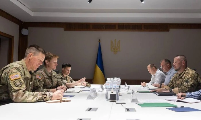 Ukraine discusses defense needs with new US military attaché