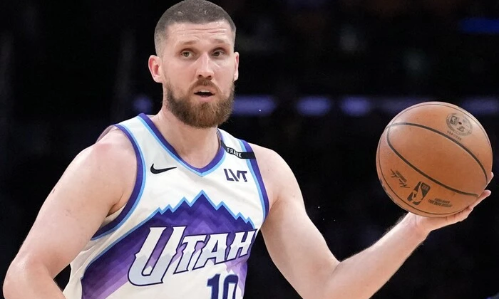 Sviatoslav Mykhailiuk playing in NBA