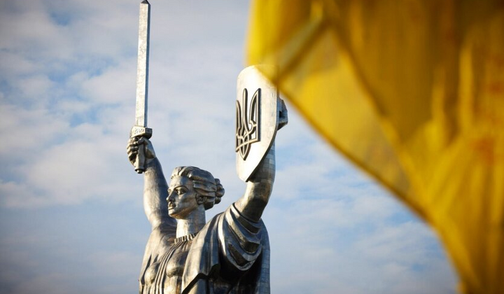 Біженці повертаються до України