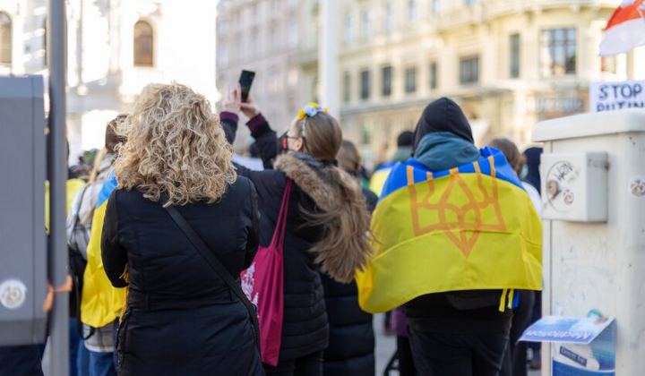 Поляки та українці у обіймах
