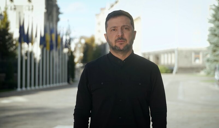 Зеленський біля мікрофону на пресконференції