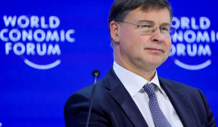 Еврокомиссар называет причины сложных санкционных решений