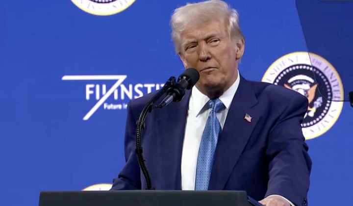 Трамп закрывает воздушное пространство