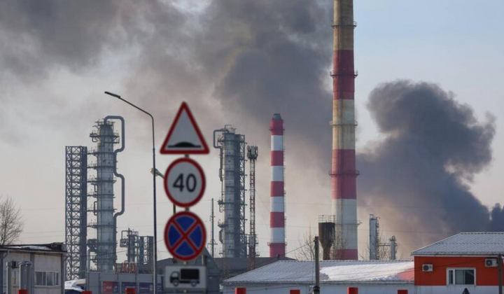 Дрони атакують російські НПЗ уночі