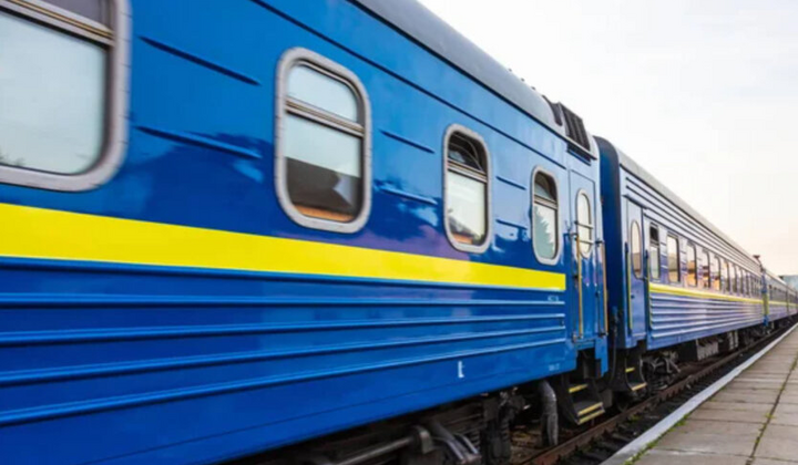 Поезда Днепровского направления задержаны из-за нападения врага